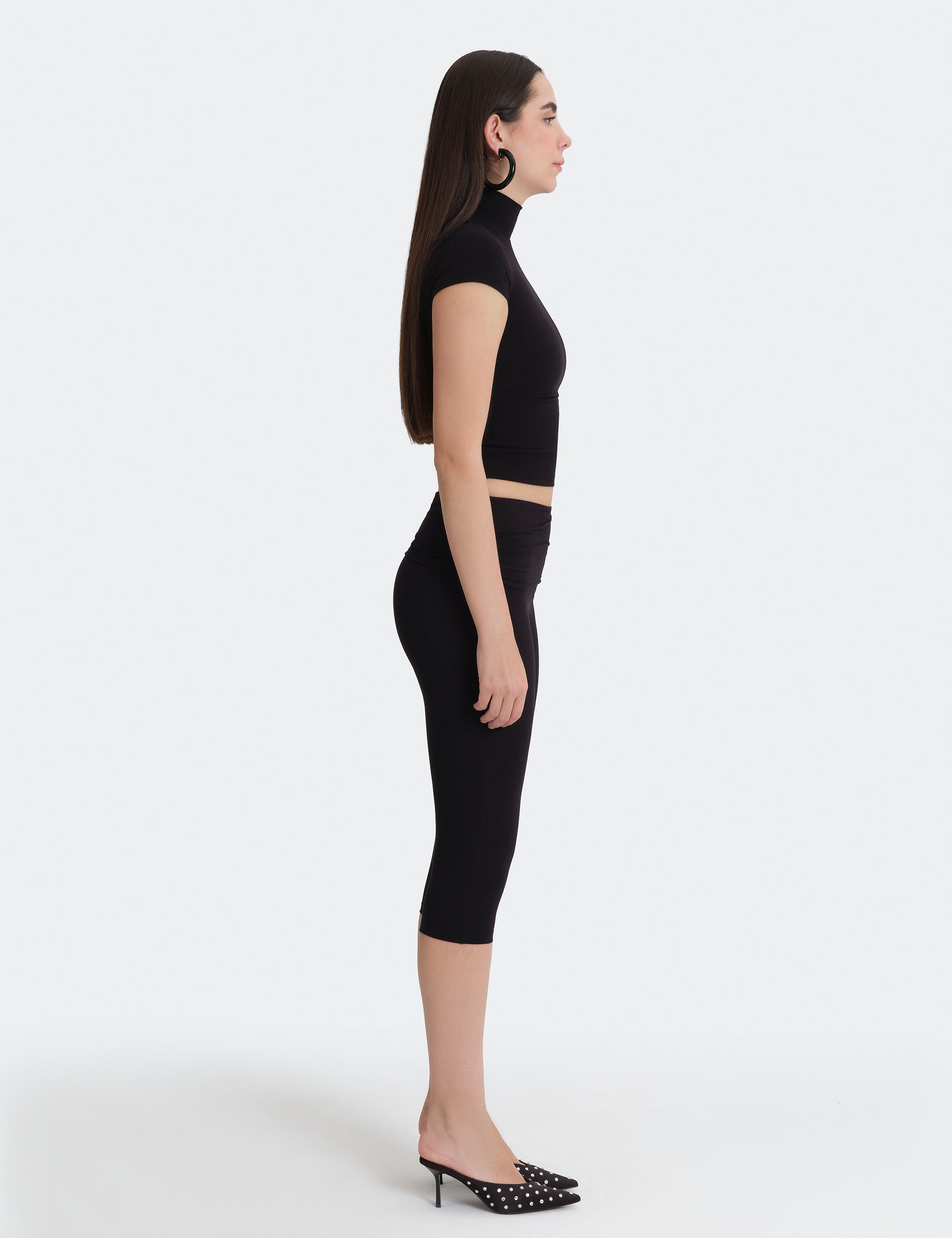 Off-Duty Yoga Capri Pants - Black